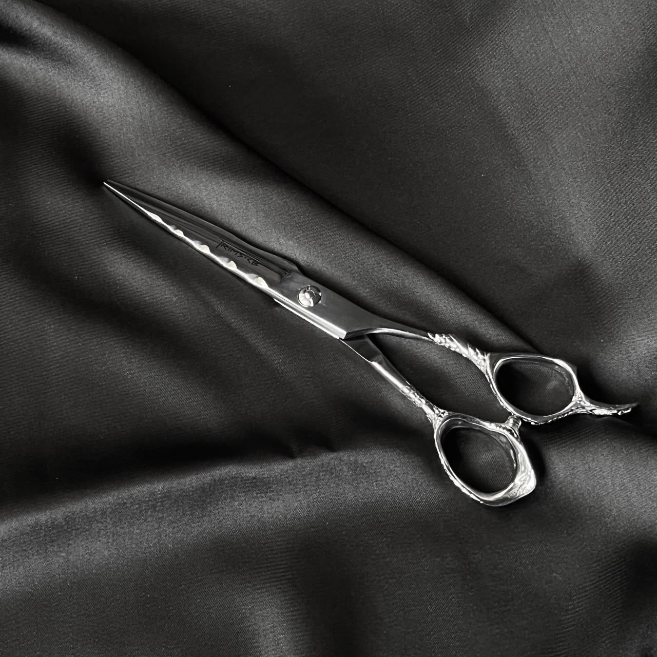 TRIMS•CB Eclipse Hair Cutting Scissor