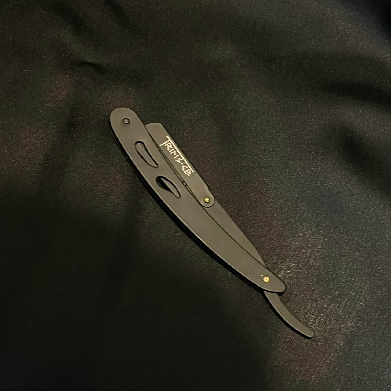 TRIMS•CB Onyx Black Professional Straight Razor